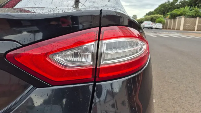 Lanterna Original Traseira Direita Ford Fusion Se 2013-2016