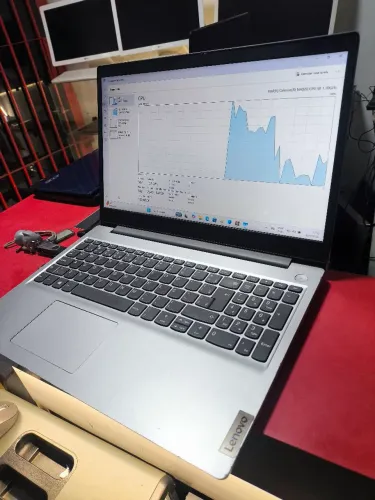 Lenovo, Celeron10@, 4GbRam NVMe256GB tela15.6, bateriaOk. Garantia3meses. Loja Asa Norte.