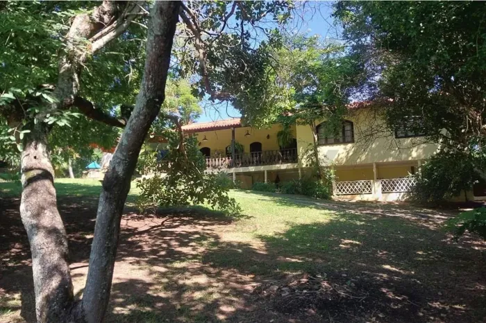 Casa Reformada com Piscina em Maricá, RJ