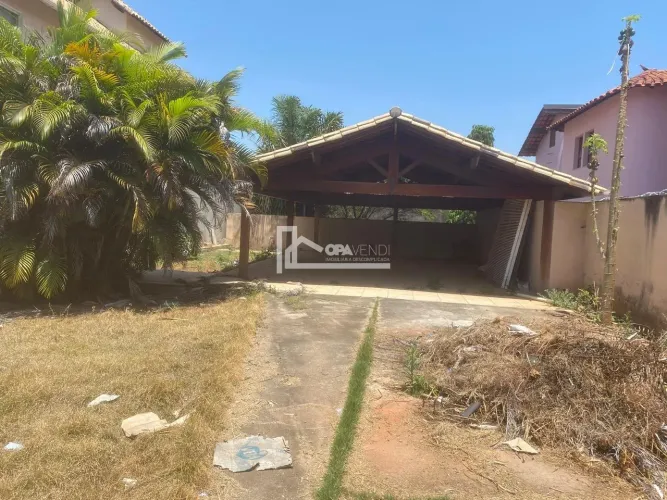 Lote À Venda no bairro Santa Mônica, 360m².