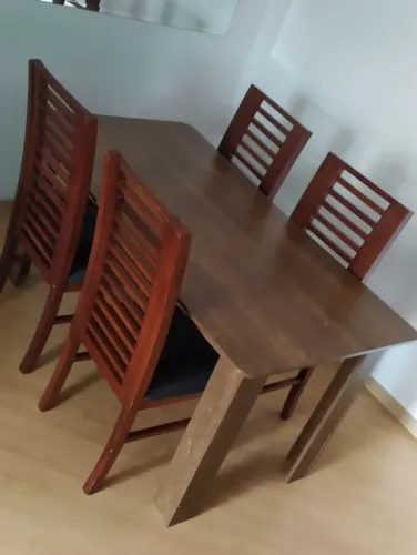 Mesa de Jantar com 4 cadeiras