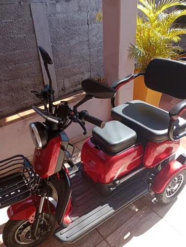Triciclo elétrico