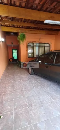 Casa à Venda em Vila Tiradentes - 3 Dorms, 140m² por R$600k