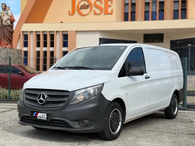 Mercedes-Benz Vito 111 CDI Furgão 1.6 TB Diesel 4P MEC 2016