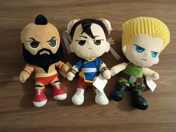 Lote pelúcias street fighter - Guile + Chun-Li + Zangief