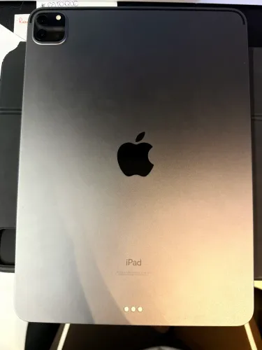Ipad pro 11" + magic keyboard + Apple pencil
