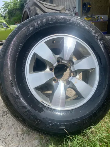 Roda Hilux nunca reformada 