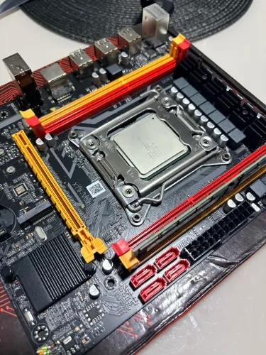 Kit Xeon DDR3 e5 2689 + 16GB ram + placa mãe