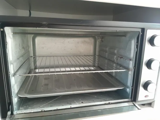 VENDO FORNO ELÉTRICO 65lt, 6 meses de uso.