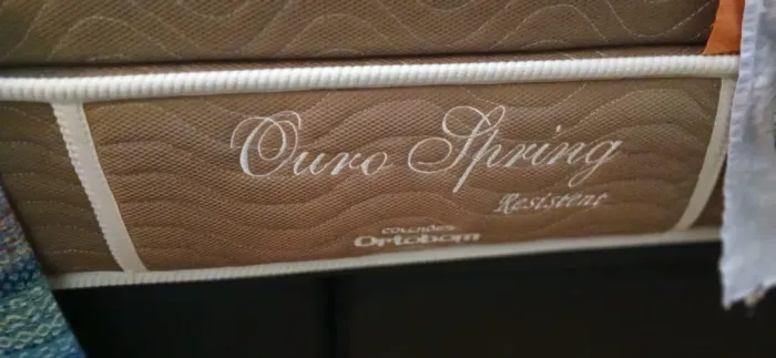 Colchão e cama box baú