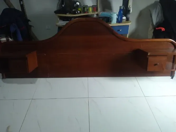 ? CABECEIRA DE CASAL EM IMBUÍA | 2,80m | COM 2 MESAS LATERAIS | R$ 1.500
