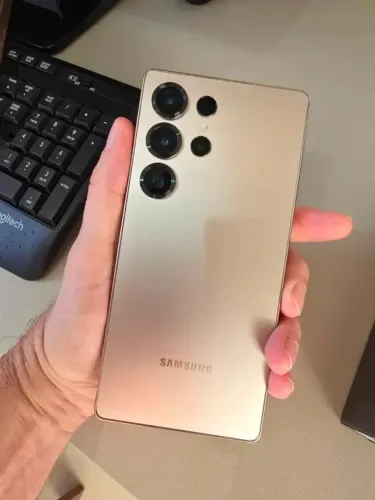Galaxy S25 Ultra 512GB + Galaxy Watch 4 44mm - Impecável
