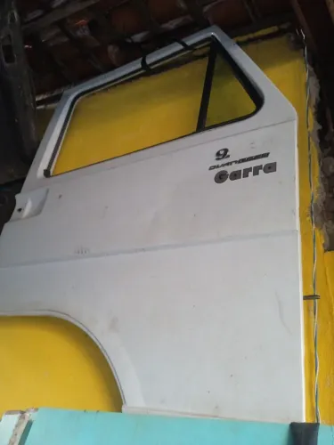 Vendo porta Volks lado direito 2013