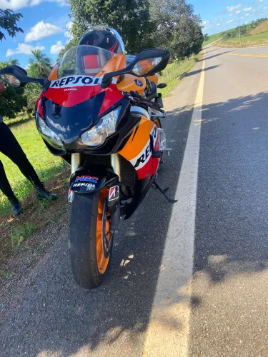 Cbr 1000 bem conservada