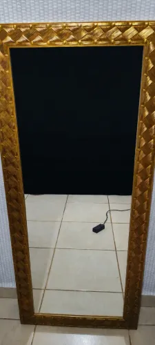 Espelho de Corpo Inteiro Moldura Dourada - Aprox. 1,5m (Desconto no PIX)