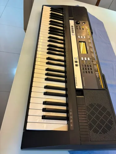 Teclado Yamaha 