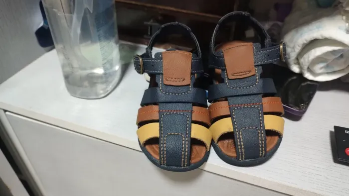 Sandália da clínica bem conservada número 21