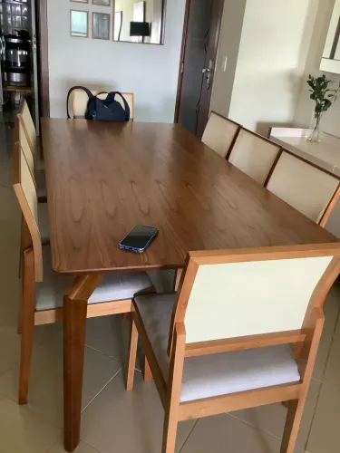 Mesa madeira maciça 2m x 1m não acompanha cadeiras