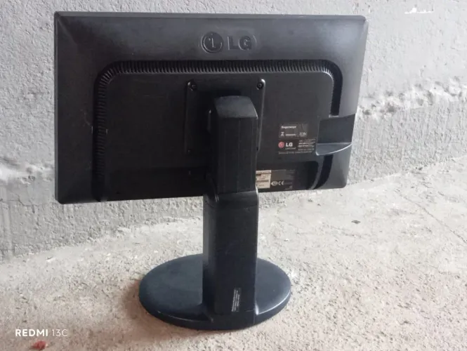Monitor de 19 polegadas seminovos so 140 a unidade 