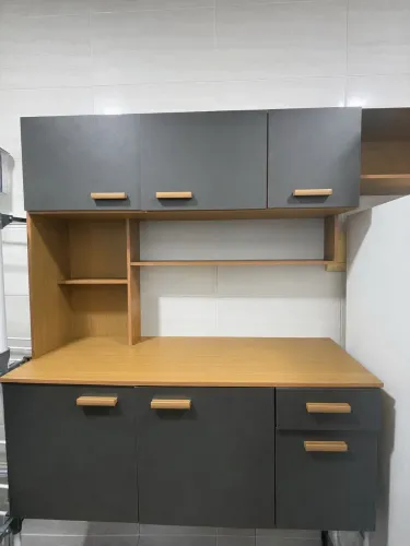 vende-se armário semi-novo com apenas 8 meses de uso