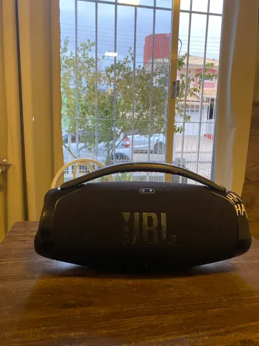 Caixa jbl boombox 3