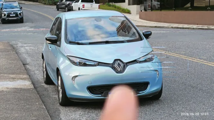 Renault Zoe Intense 92cv (elétrico) 2014