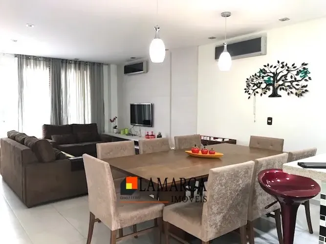 Casa a venda em condomínio fechado no Guaruja