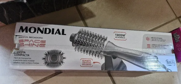 Escova Secadora Mondial Space Shine (modelo ES-20 na cor grafite) possui 1300W de potência