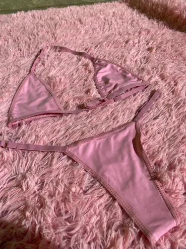 biquini de fita rosa