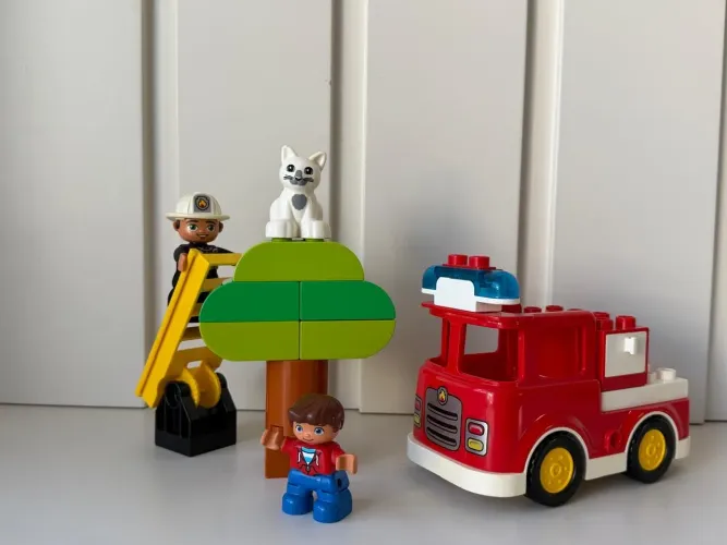 Lego Duplo Caminhão de Bombeiros. 