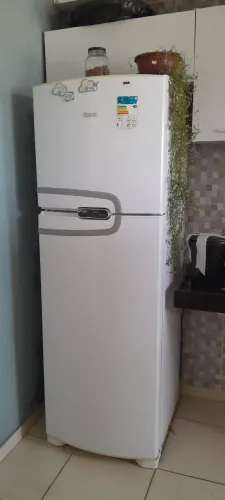 Vendo Geladeira, fogão e máquina de lavar roupa.