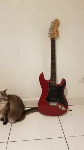 Guitarra Fender Squier Stratocaster
