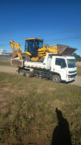 Caminhão caçamba basculante ano 2023 delivery