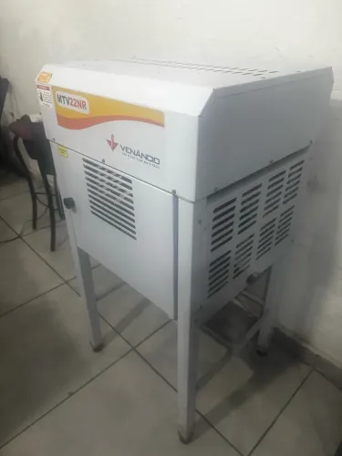 Masseira Venâncio nr 22 e máquina de salgados gastromix