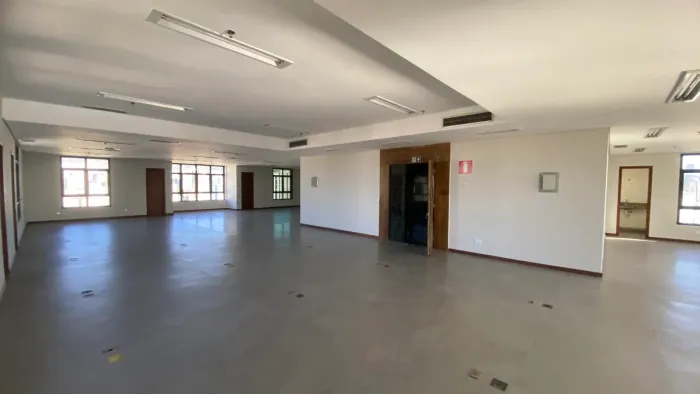 Andar - 300m2 no Funcionários