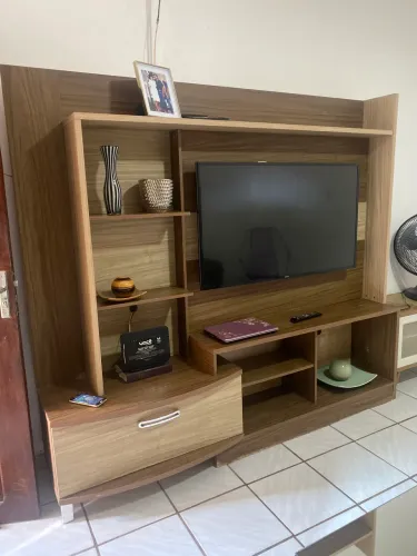 Painel de sala para tv até de 75 polegadas..