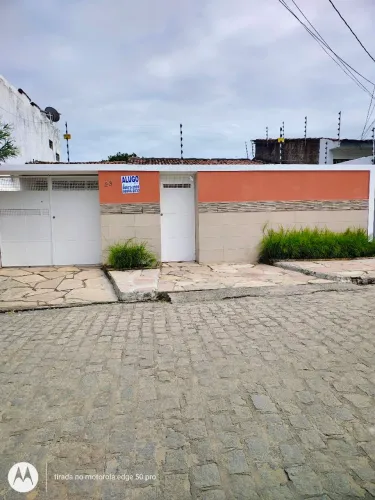 Alugo casa no Feitosa