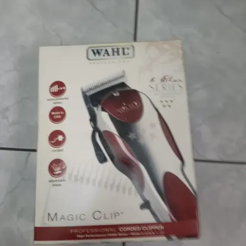 VENDO 2 CAIXAS VAZIA DA MÁQUINA WAHL EM ÓTIMO ESTADO.