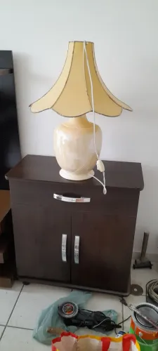 Armário e abajur