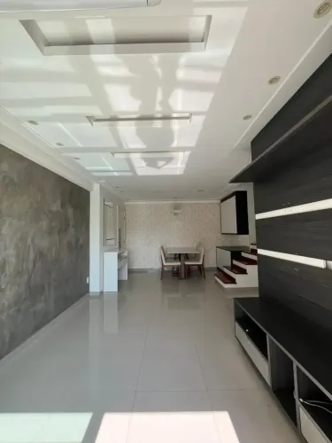 Apartamento Duplex com 2 quartos sendo 1 suíte, nascente e com fino acabamento na Pelinca