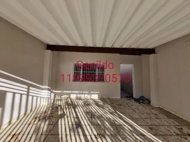 Casa com 2 quartos, 2 banheiros, 2 vagas de garagem, quintal , fácil acesso ao metrô FL55