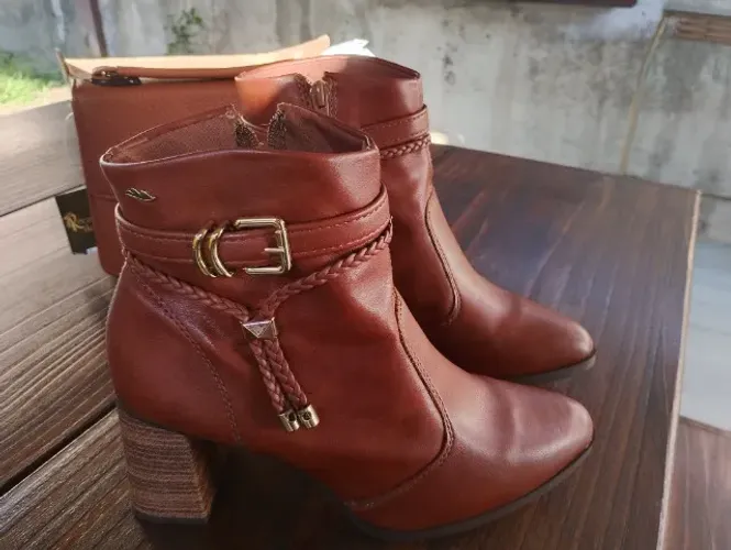 Vendo: Bota + bolsa com porta documentos