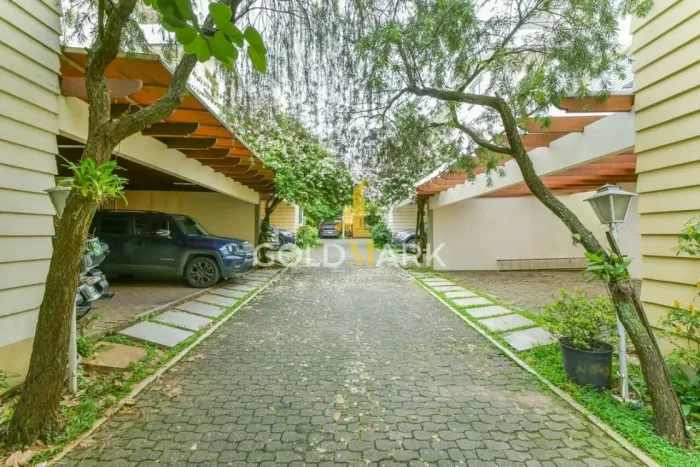 Campo Belo - Casa em condomínio - 273m² - 4 suítes 3 garagens