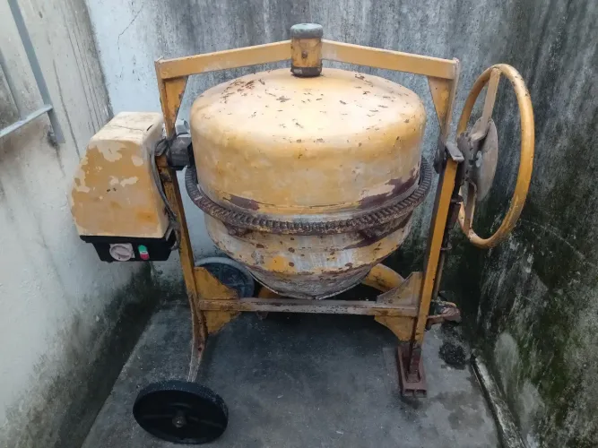 Alugo Betoneira 120L (95.00 Reais a diária)