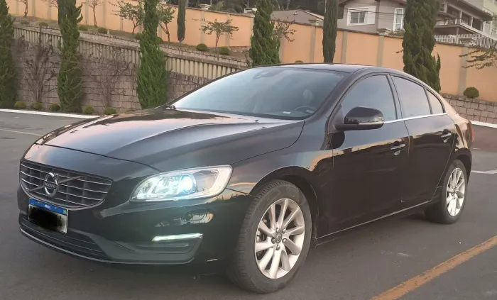 Volvo S60 T-4 Kinetic 2.0 190cv 4P 2017