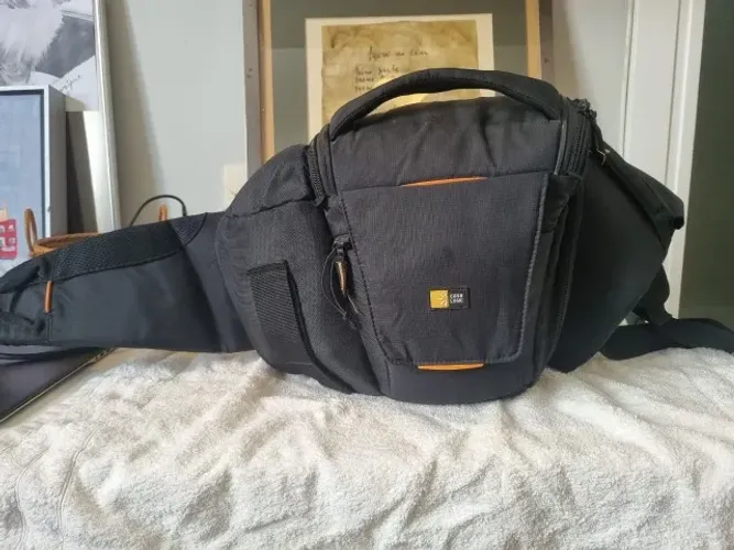 Bolsa Fotográfica Transversal Case Logic (Sling) para Câmera DSLR e Lentes