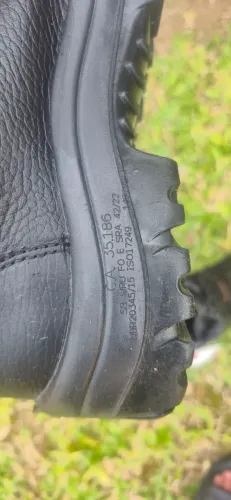 BOTA STIHL PREMIUM ANTICORTE PARA MOTOSSERRA - PRETA E LARANJA