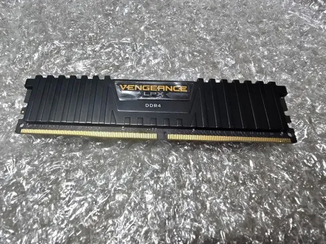 Memória ddr4 Corsair Vengeance lpx 32gb 2666mhz