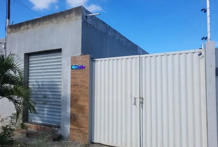 Alugo Casa com ponto comercial
