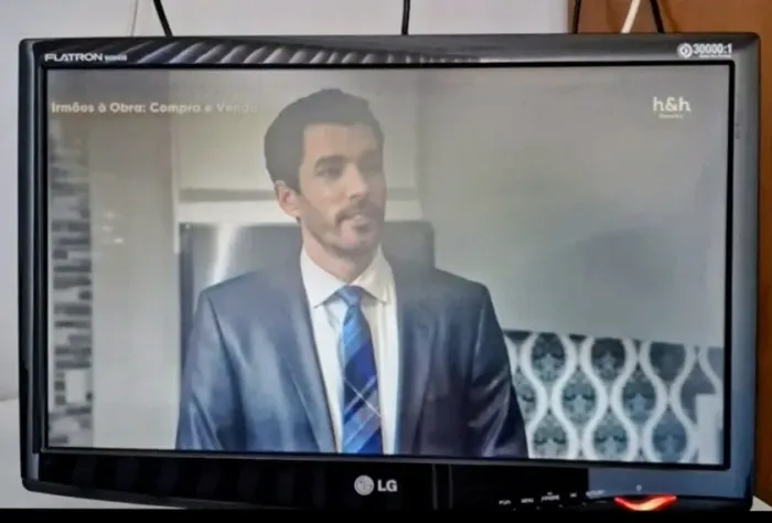 Monitor 20" LG Funcionando (Detalhe na tela) + Cabos